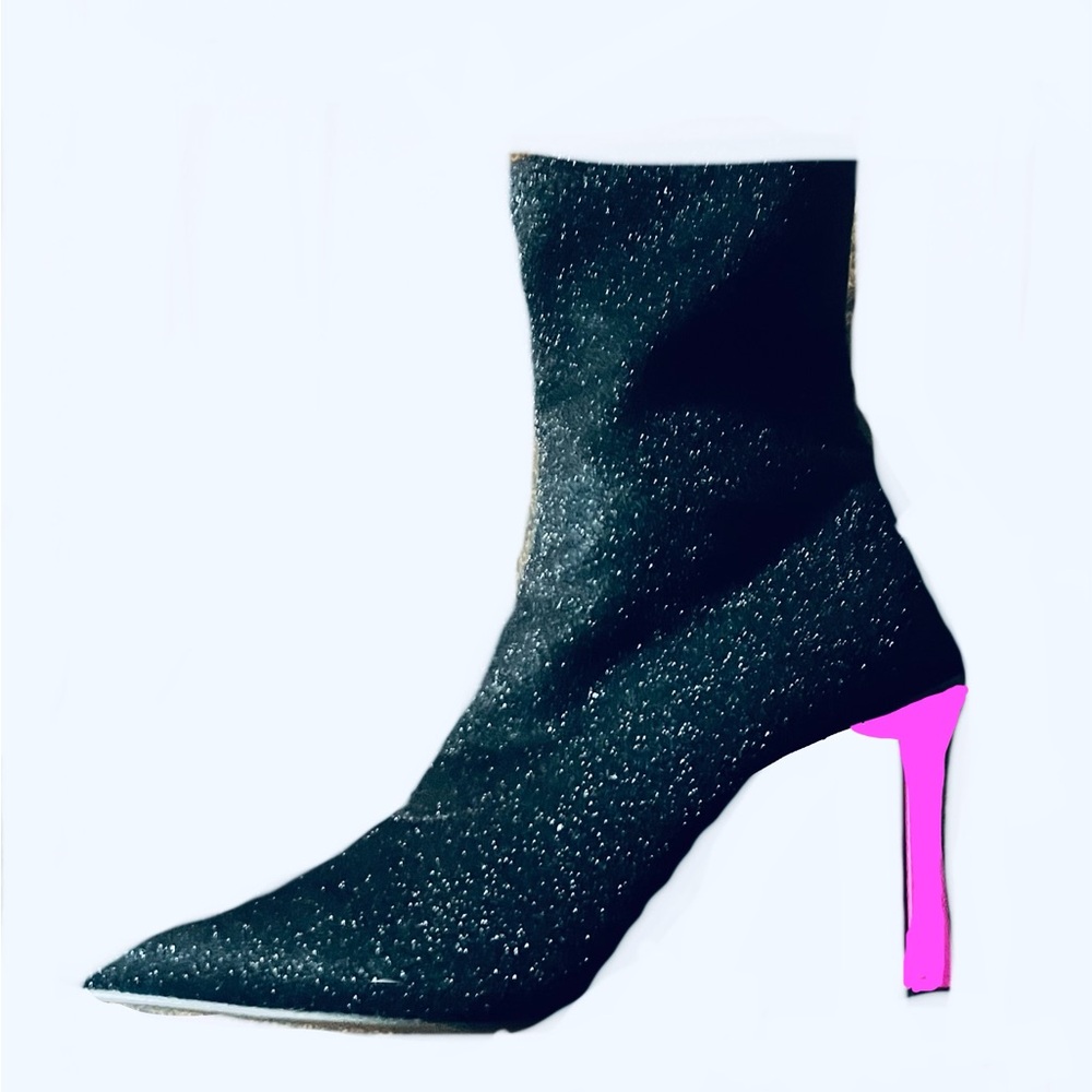 Betsy Johnson”Tobin”Ankle Boots